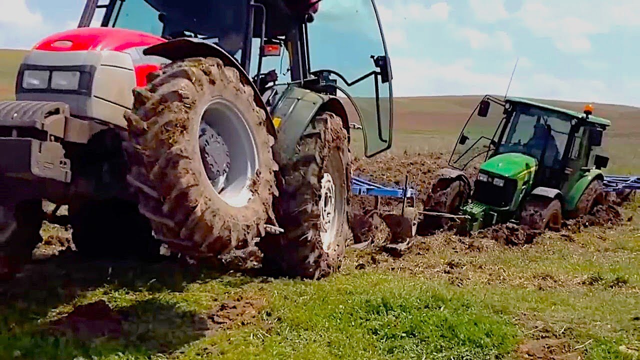 POWERFUL TRACTORS work on heavy off road conditions. HEAVY TRACTOR stuck in mud.