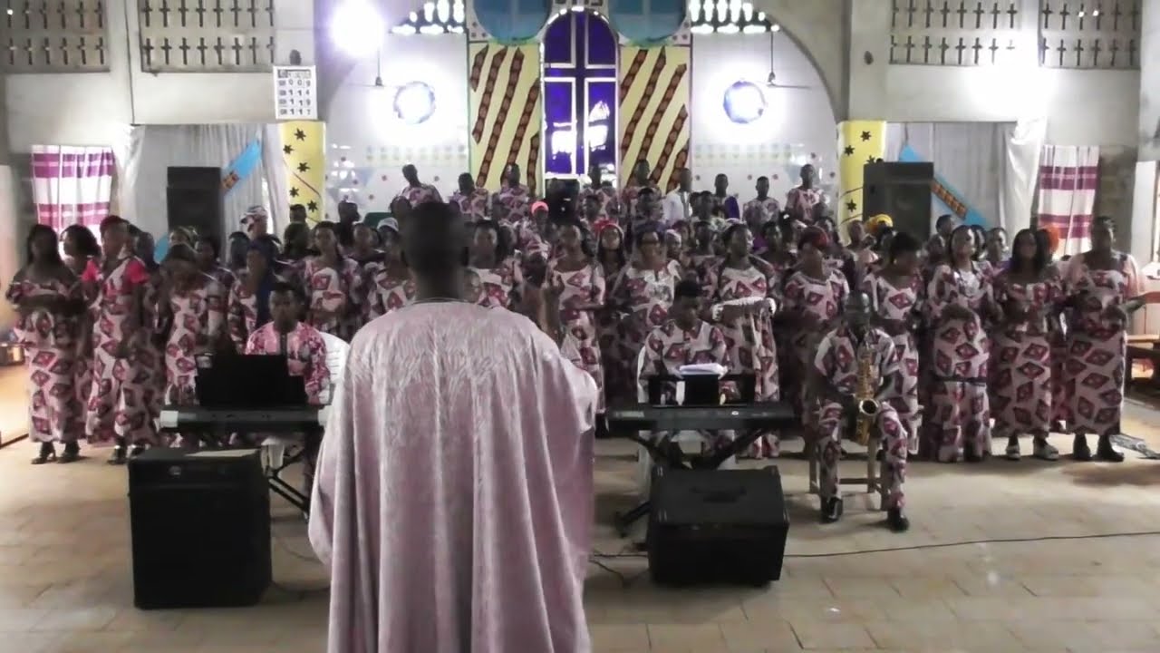 Union des Chorales Méthodistes du Bénin Région de Porto-Novo dans *Mi Jaya awu Vivi mè*