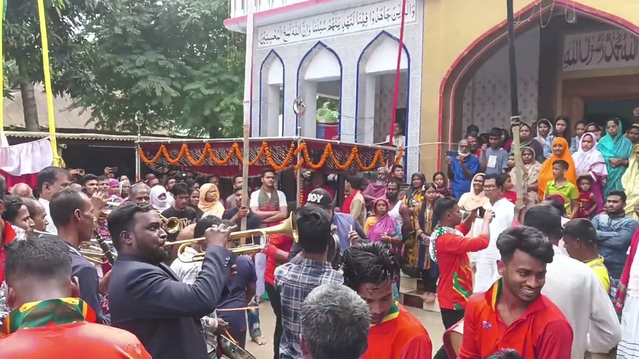 হযরত শাহ্‌ আলম ফকির বাড়ি বাশ নাচ শেষ দিন। নরুল্লাহপুর পাক দরবার শরিফ