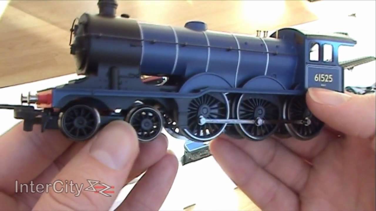Opening 'The Anglian' train set from Hornby