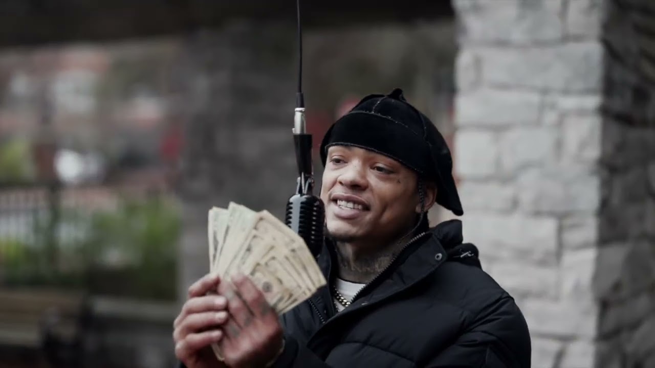 BIZZY FLOW - AYYE BIZZY (Hanging Mic Performance) Dir by. @1fnvisualz604 