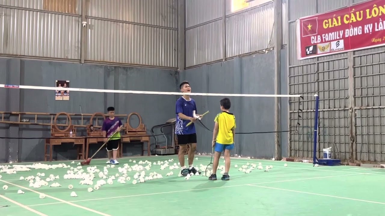 Làm Thế Nào Để Bé Đập Cầu Mạnh Hơn ?