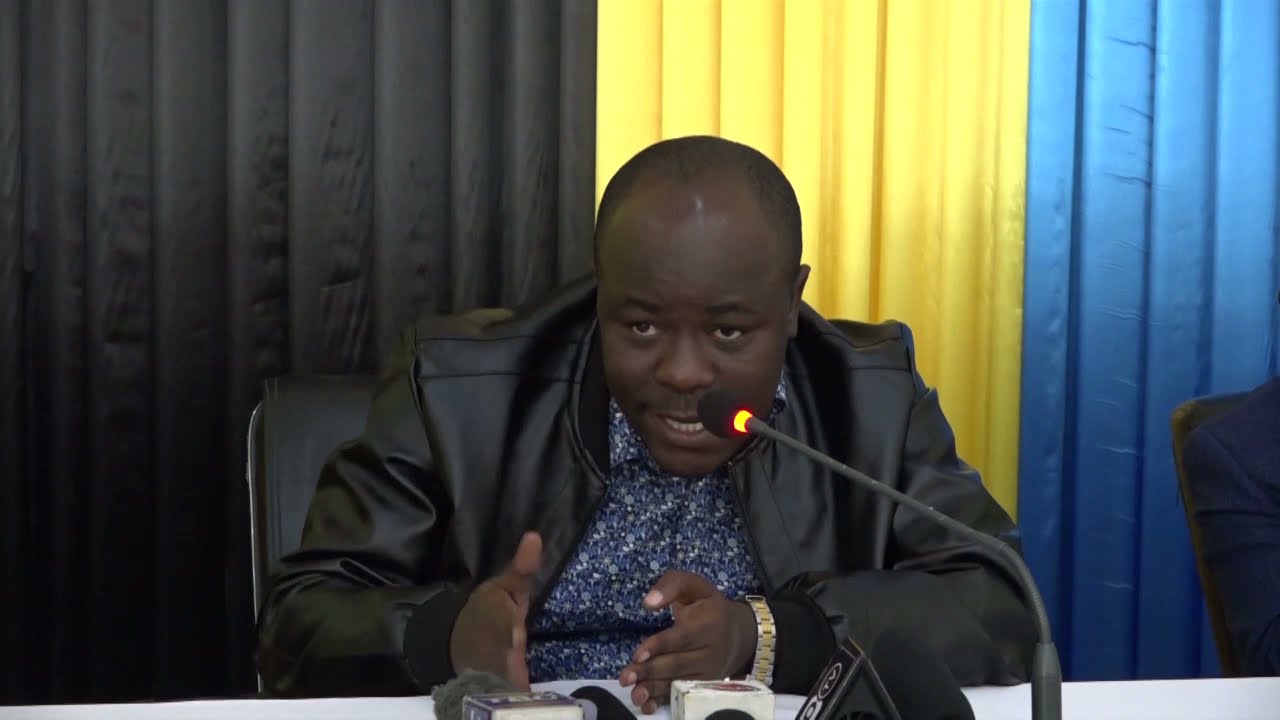Waziri wa maji, Mh Juma Aweso awakumbusha watumishi wizarani kufanya kazi kwa ushirikiano
