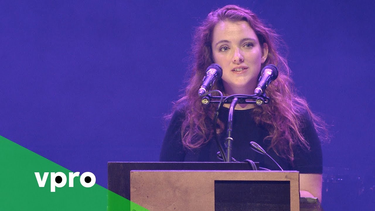 Vicky Francken op de Nacht van de Poëzie 2018 - VPRO Poëzie