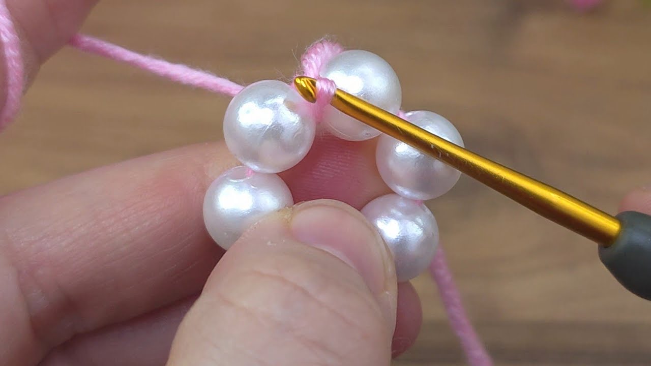 Wow!! Very easy crochet flower model explanation with 6 pearl beads #crochet #knitting