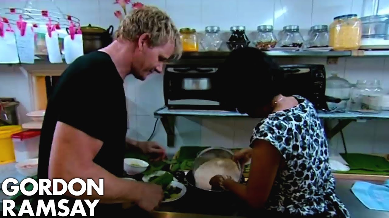 Gordon Ramsay Learns How To Make A Beef Rendang In Malaysia | Gordon's Great Escape