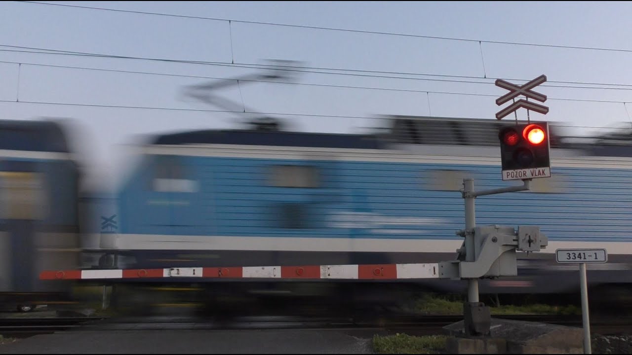 Železniční přejezd Poříčany / Tatce - 22.6.2020 [večer / noc] / Czech railroad crossing