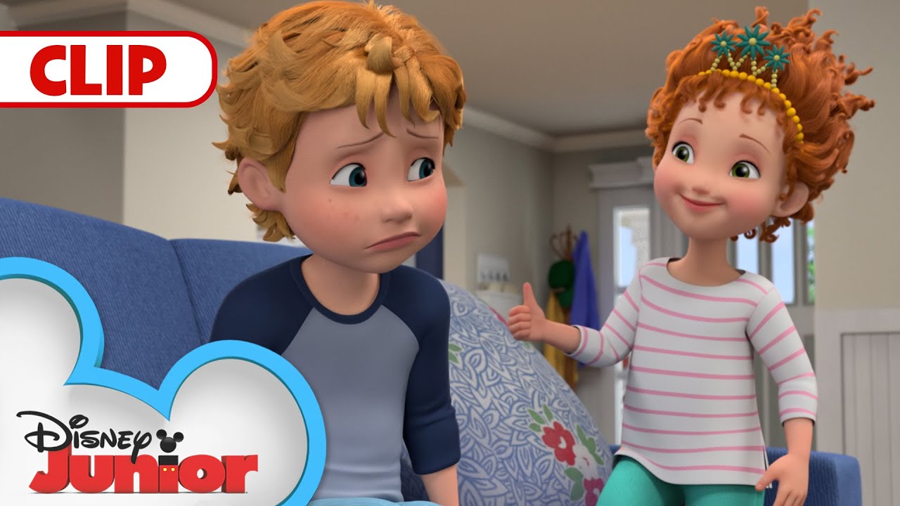Lionel Speaks Up 🎤 | Fancy Nancy | @disneyjr