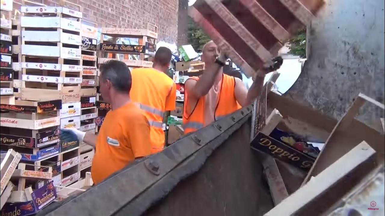Torino, Rilegno e la raccolta Banco a Banco delle cassette della frutta