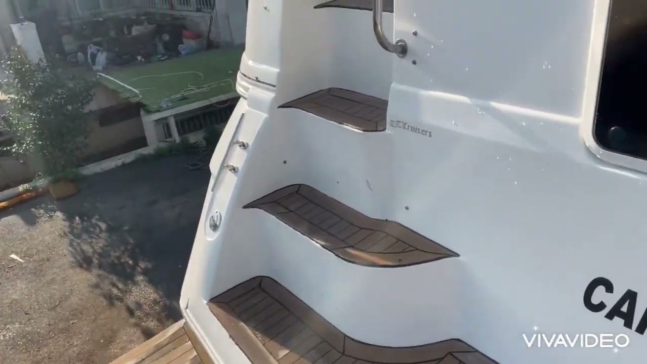Cruisers 3650 Aft Cabin year 1996