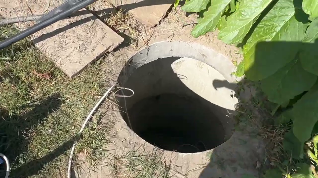 Підключення глибинного насосу в свердловину.