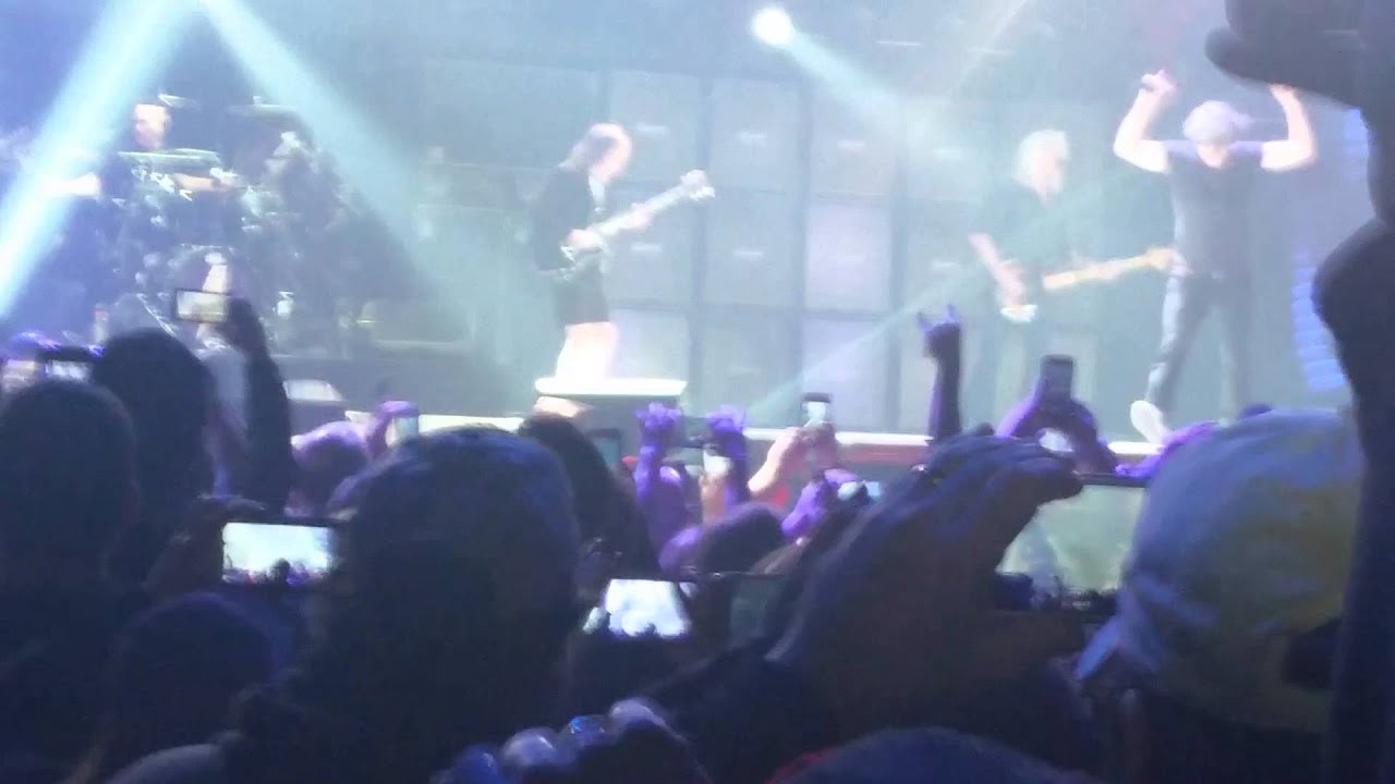 AC/DC Thunderstruck - Fargodome - Fargo, ND - 2/11/16