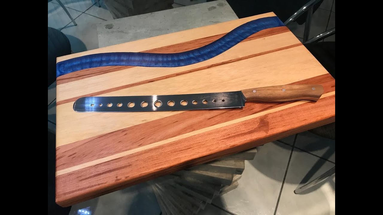 COMO FAZER UMA TÁBUA DE CORTE EM MADEIRA E RESINA | DIY EPOXITEC