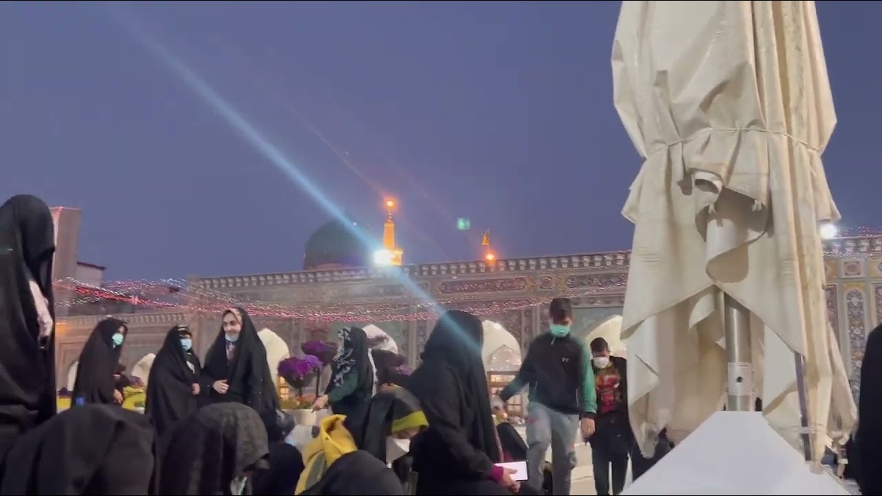نماز مغرب (حرم امام رضا‌ (ع))