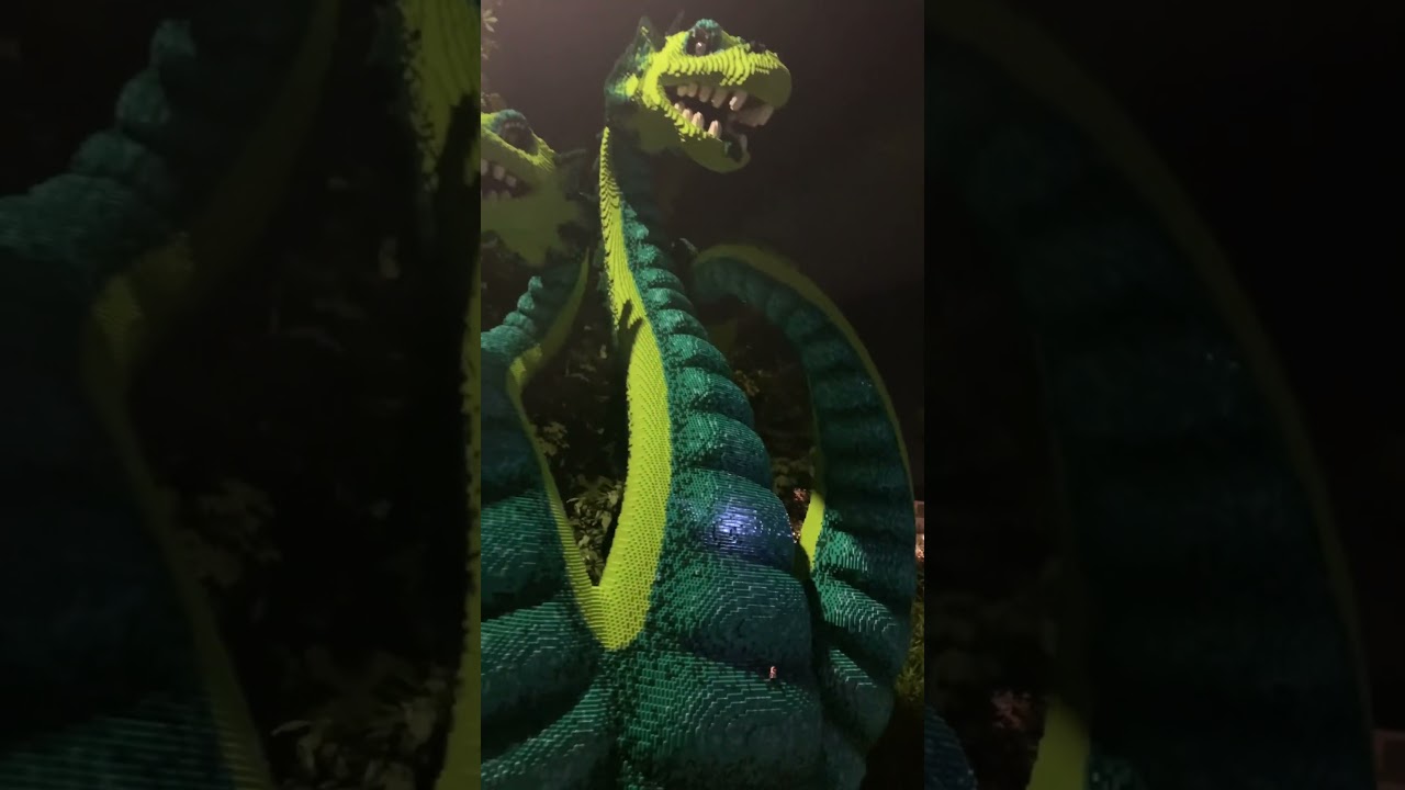 Giant LEGO Hydra monster 🐉 😱