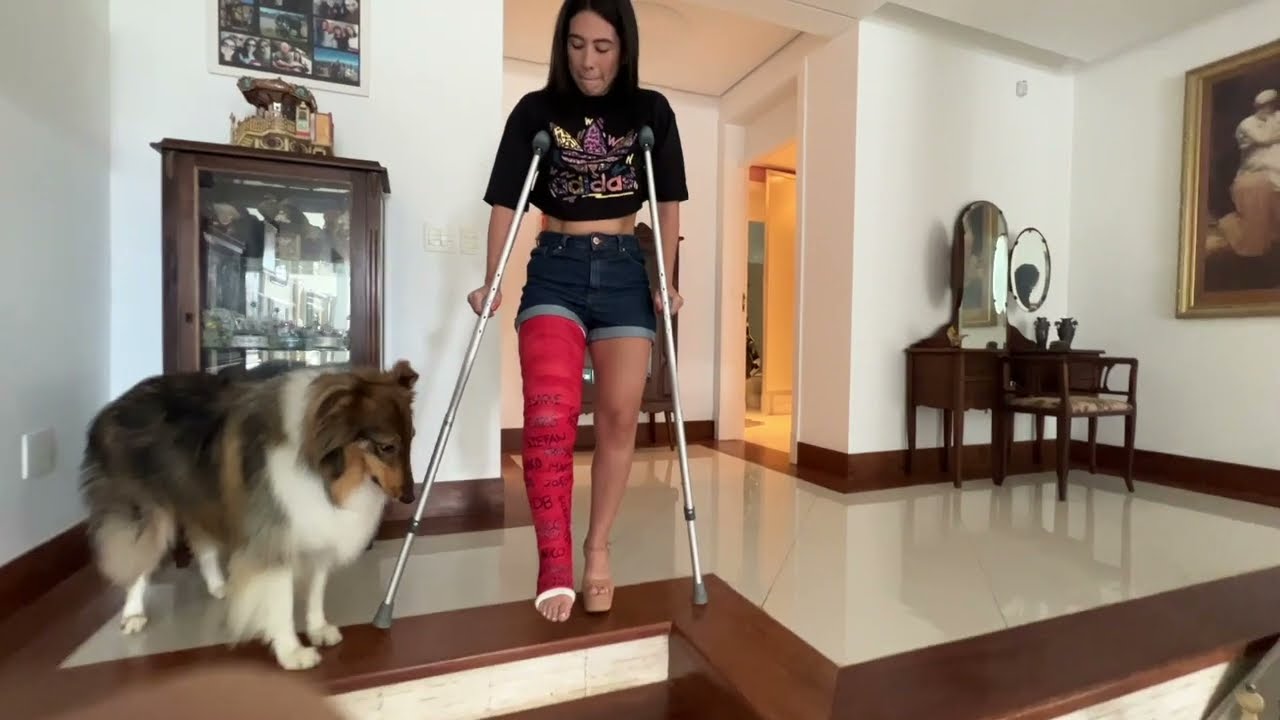 Crutches and high heels, not a good idea!