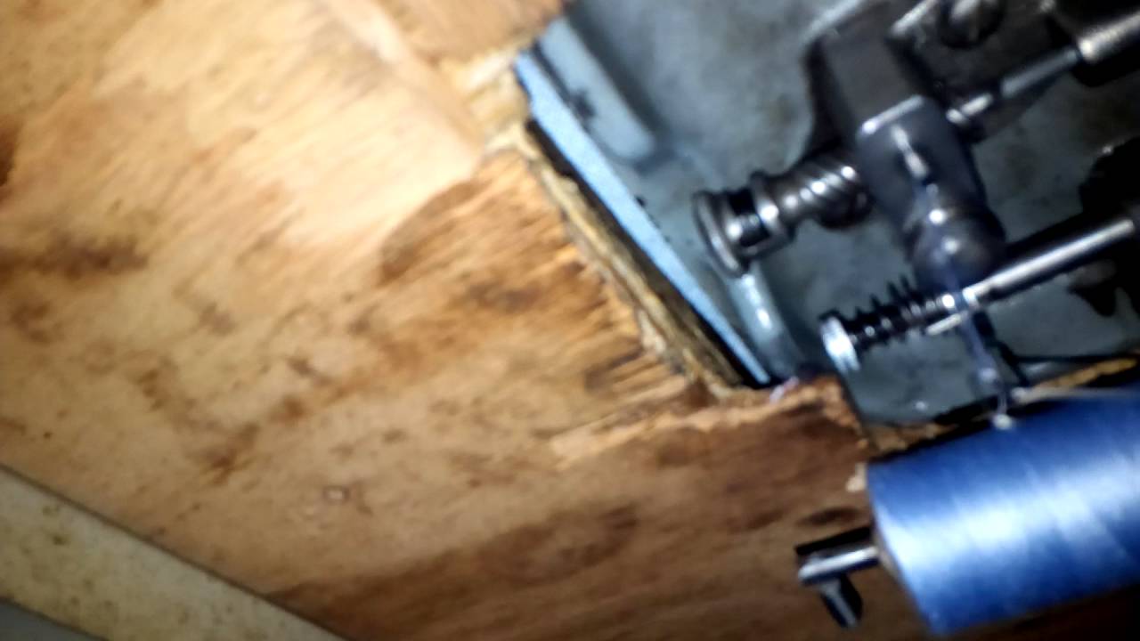 Singer 114w103 Chain and Moss Stitch Demo