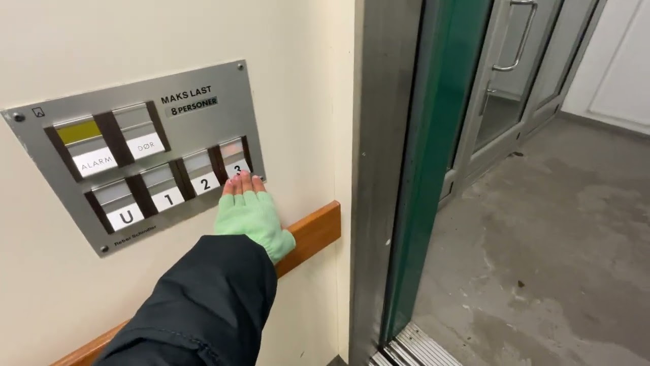 MERRY CHRISTMAS! 1983 Reber Schindler roped hydraulic elevator @ Møller parking garage, Moss, Norway