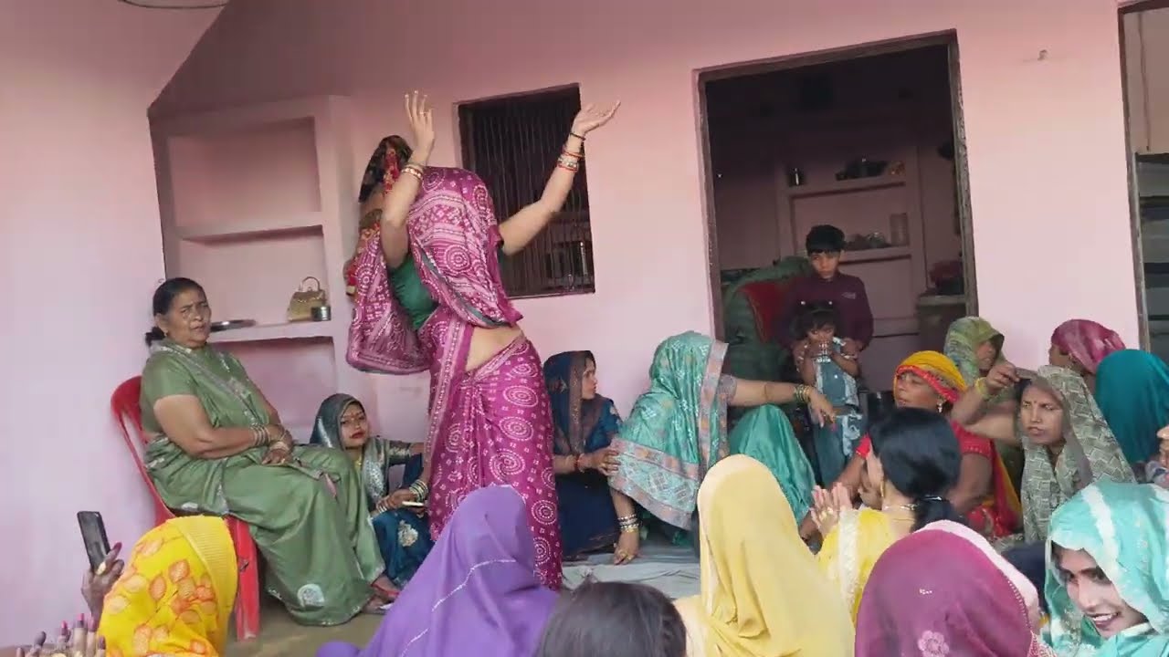 भाभी का ऐसा डांस देखकर हंसते-हंसते लोटपोट हो गए एक बार जरूर देखें बिल्कुल न्यू गाने पर