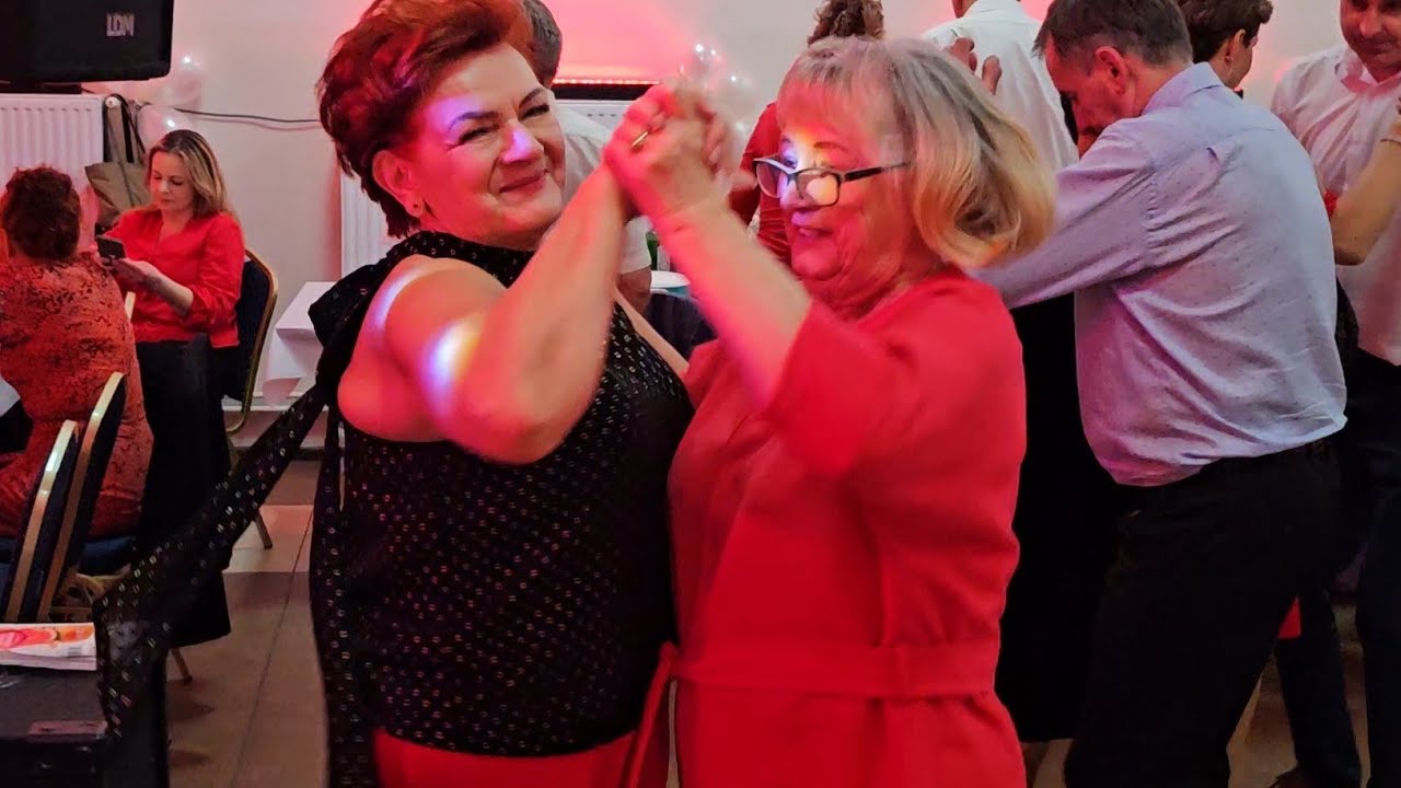 Rączki w górze,uśmiech na twarzy - czyli wiadomo co będzie grane!