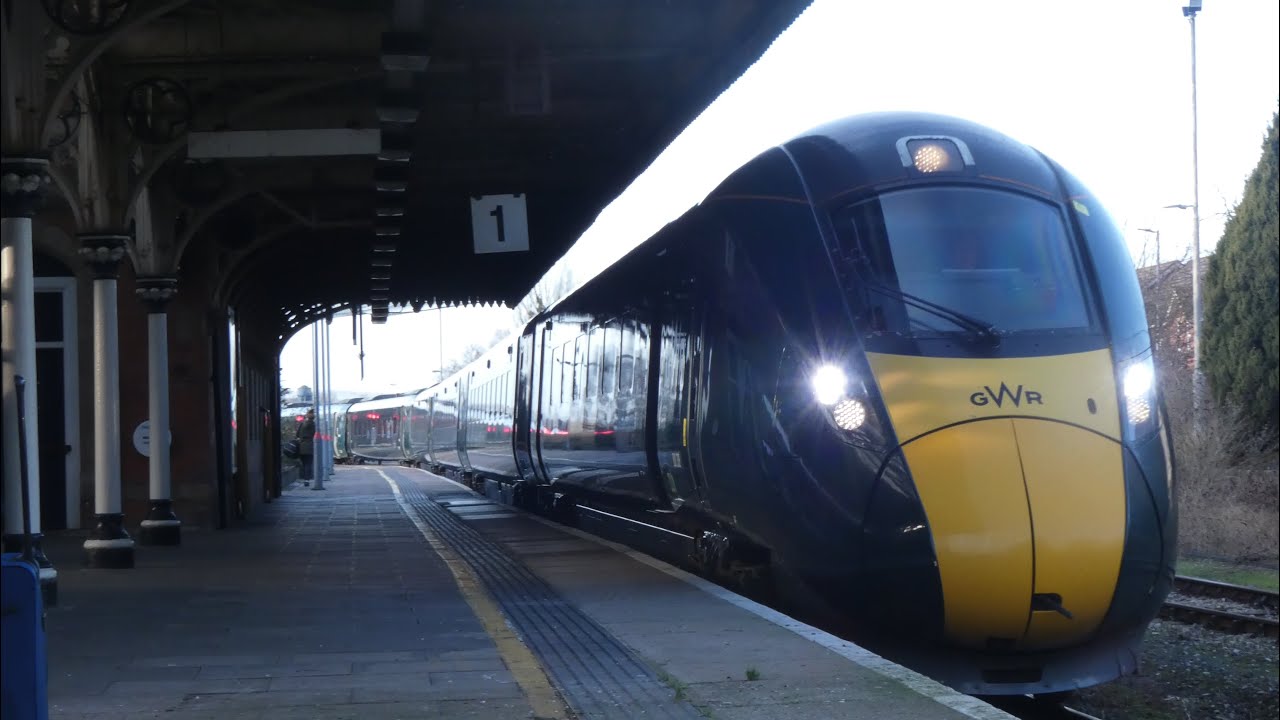 Trains at Hereford (13/01/2023) (ft GWR 800, 172s)