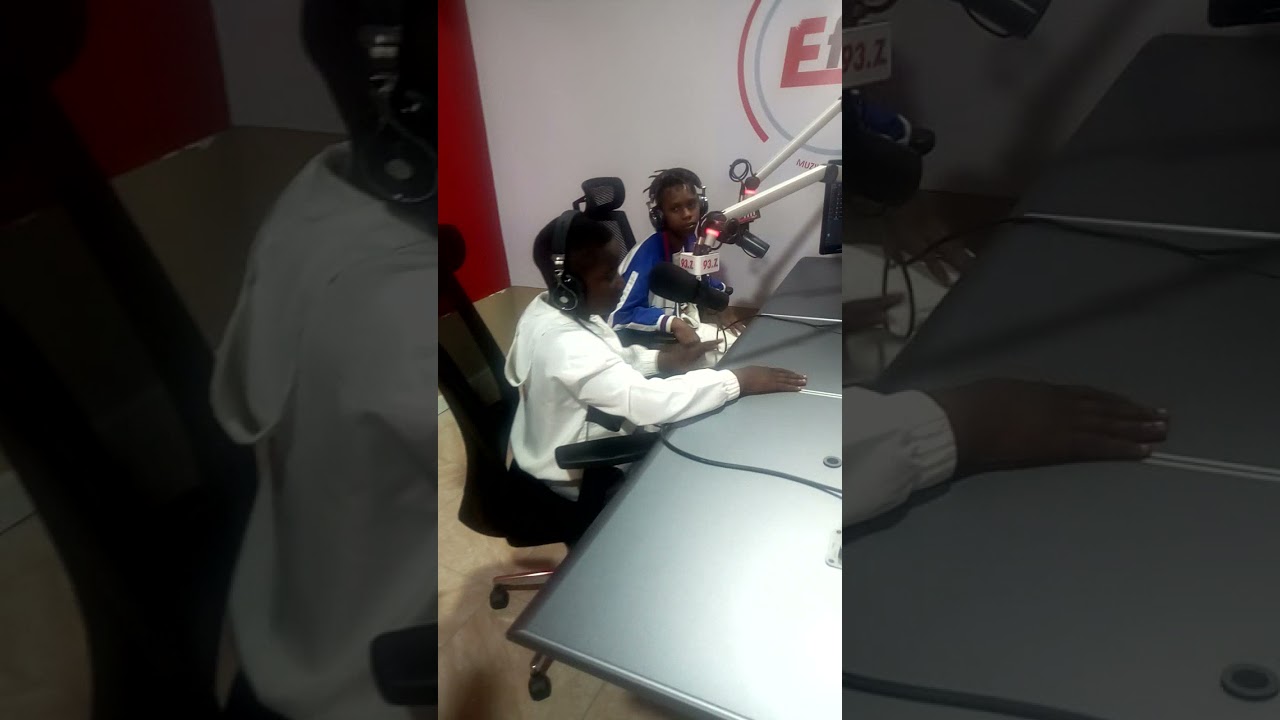 SINGELI FREESTYLE:KWENYE FUNGA MTAA DOGO 2PAC vs DOGO MIDUNDO NANI MKALI