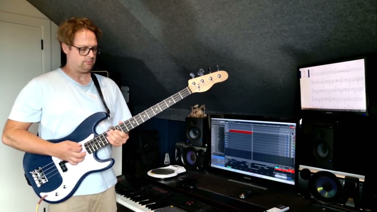September 2025 Collab - Another Brick In The Wall (Pt. 2) - Solo Bass (with backing track)