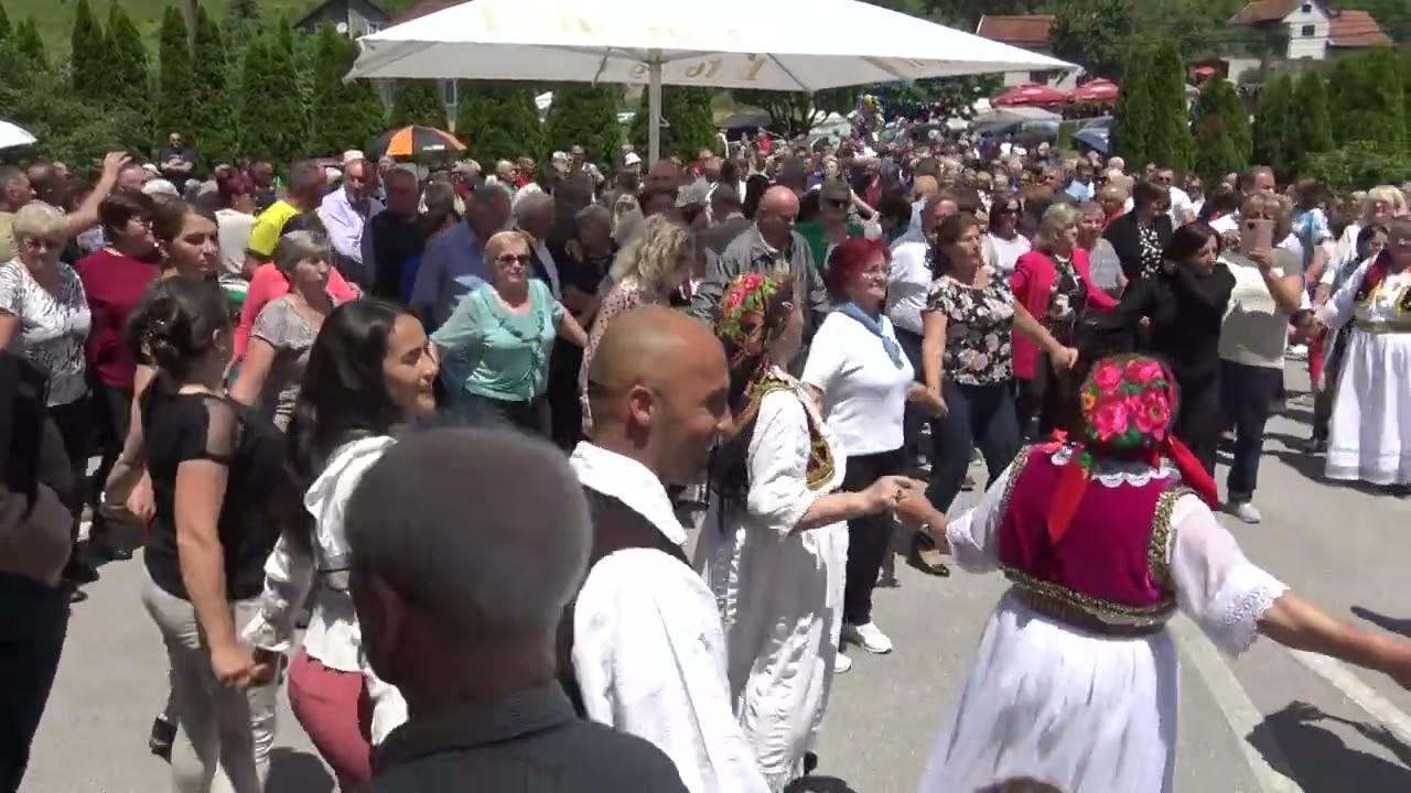Narodno kolo u Brajkovićima na proslavi patrona župe sv Petra i Pavla 29. 06.2023.