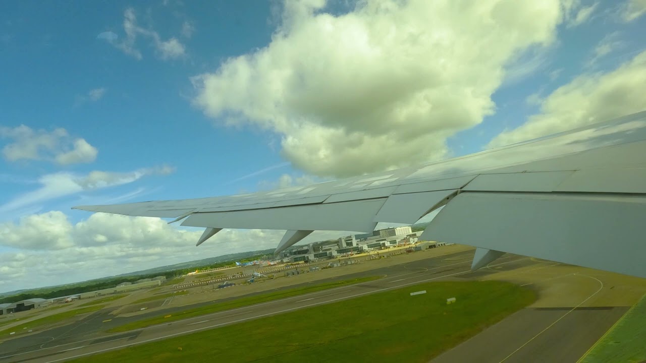 787-8 Tui Dreamliner Take Off GATWICK *Miles  Of Smiles*