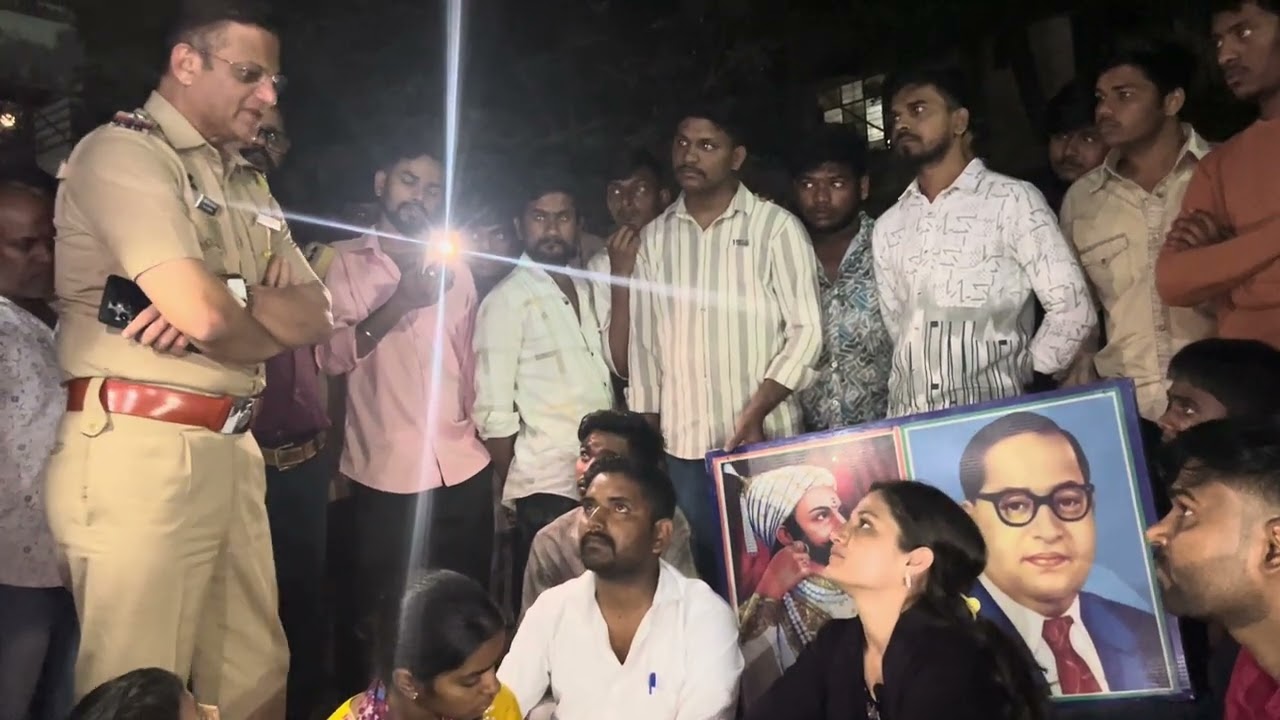 Divya shinde दिव्या ताई शिंदे या ACP ऑफिस,ठाकूर कॉलेज माघे,कांदिवली ईस्ट,मुंबई इथे आंदोलना बसले आहेत