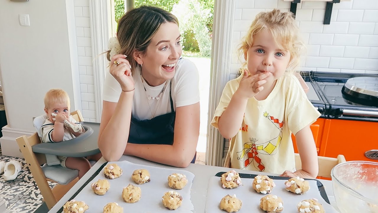 Baking Cookies & Truffles With Ottie  | Vlogust Day 9