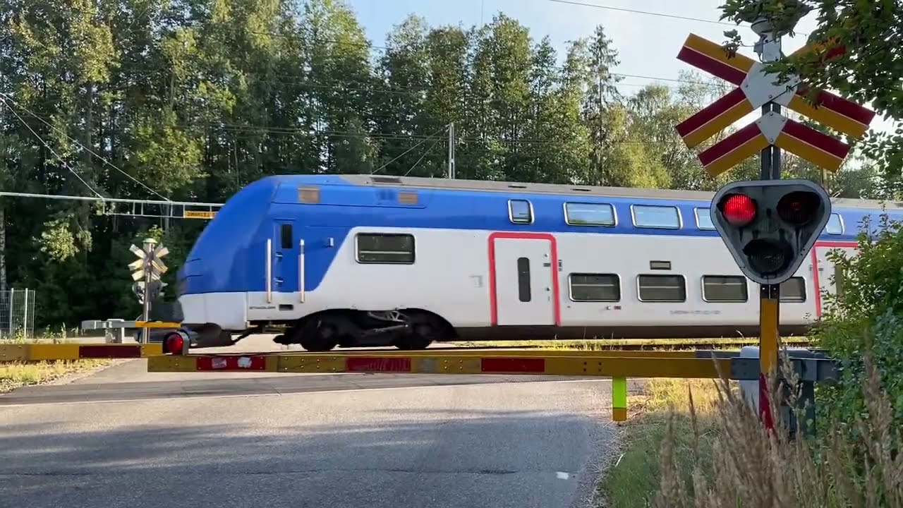 Järnvägsövergång Uttran (2024) / Swedish railroad crossing
