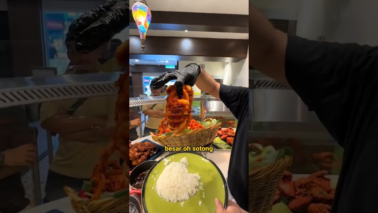 Oldest Nasi Kandar in Malaysia! 📍Hameediyah Restaurant, Bukit Bintang #shorts #nasikandar