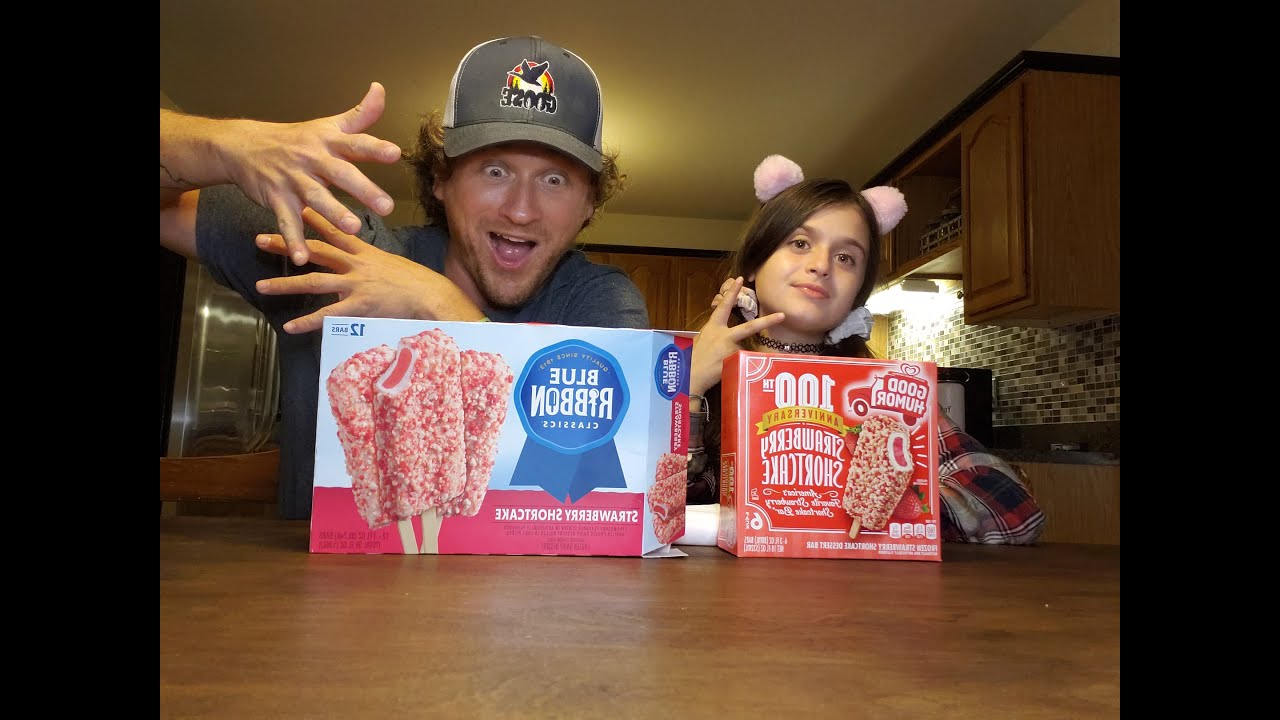 Good Humor vs Blue Ribbon Strawberry Shortcake frozen dessert bars! Bodacious Review