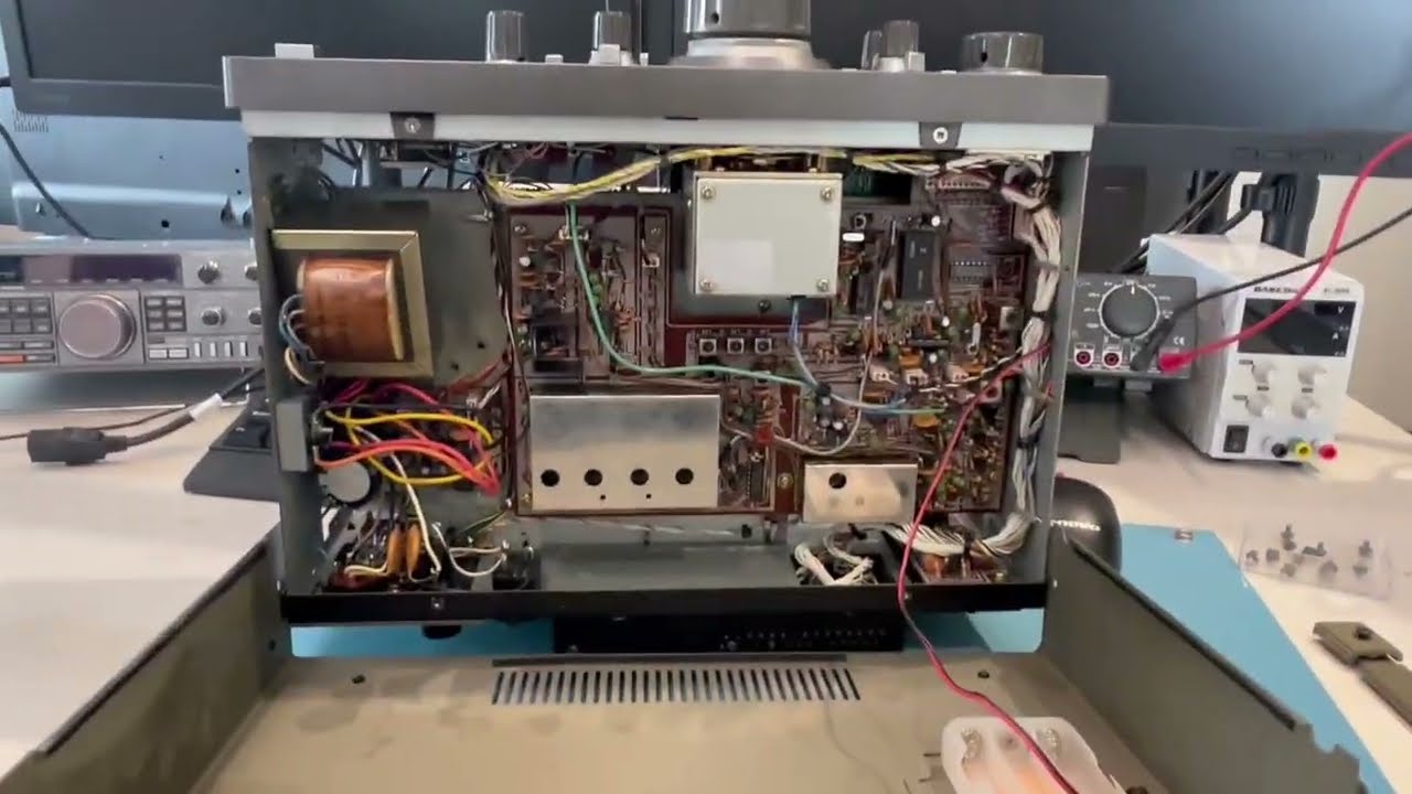 Yaesu FRG7700 & Kenwood R300 for testing and upgrades, PART 1 VFO light replace with LED.