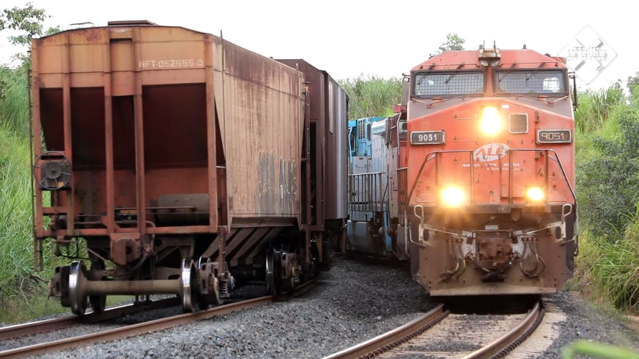 Cruzamento em Votuporanga, Trem no Desvio da Norte-Sul e Novo Equipamento de Manutenção de Via