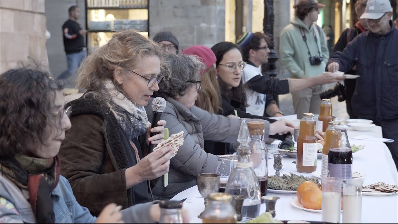Seder por La Libertad de Todos - Plaza San Jaume, Barcelona.  Abril 2024