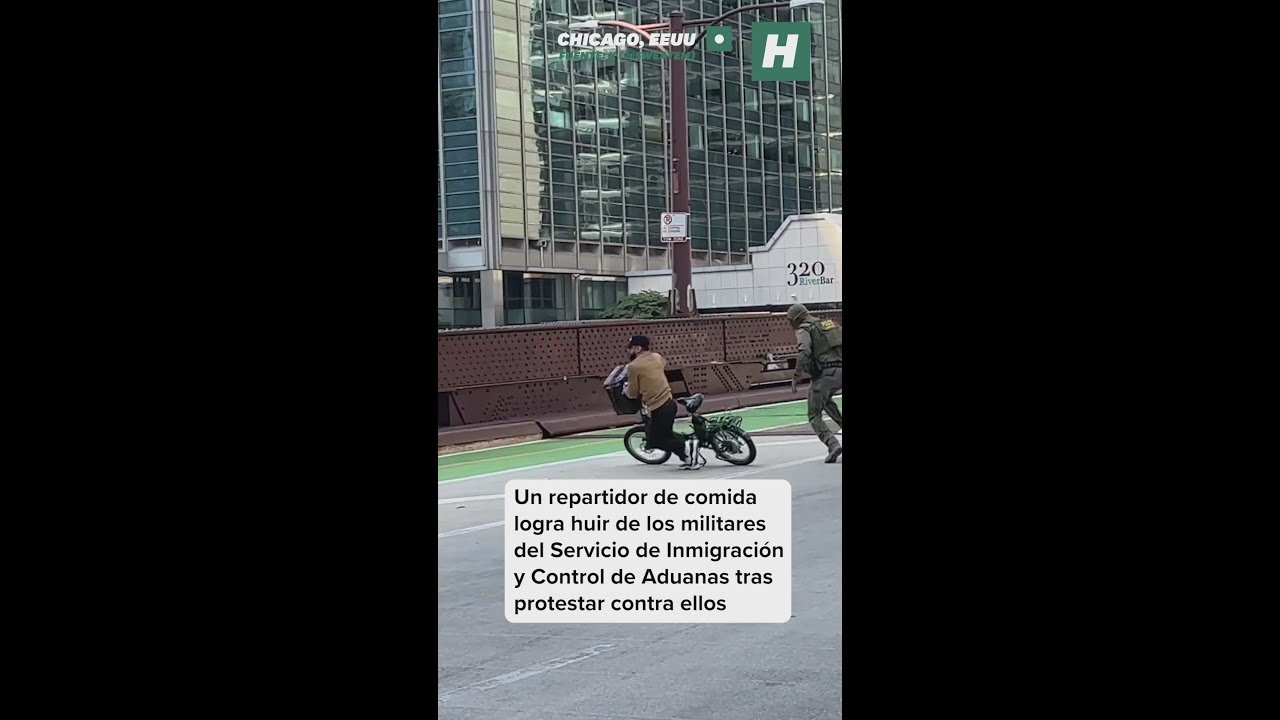 Un repartidor logra escapar de los militares en Chicago tras protestar contra ellos