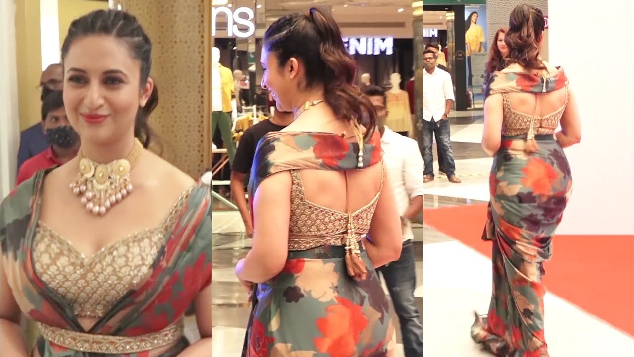 Divyanka Tripathi Looks Stunning In Saree At Power Women Fiest Event