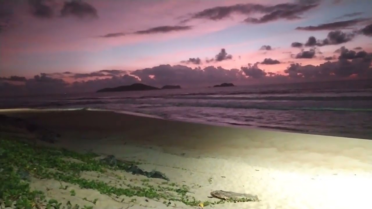 Terça-feira com ondas pequenas em Balneário Barra do Sul SC 