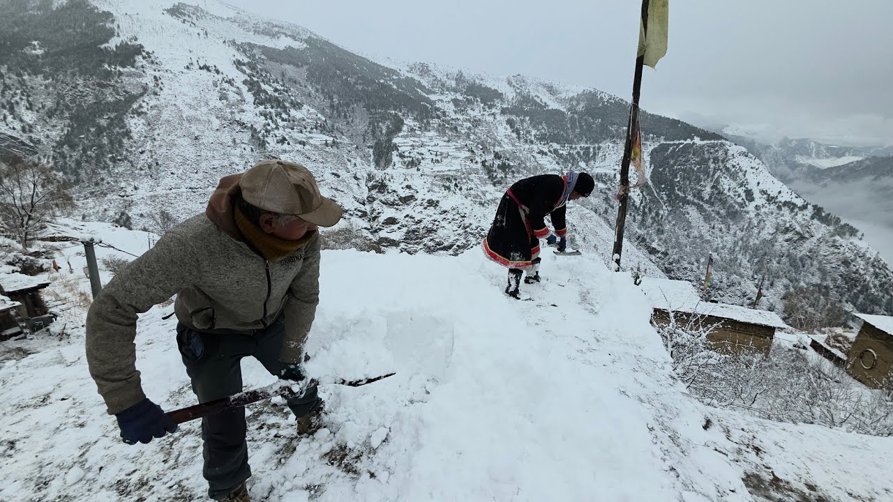 Most Relaxation Himalayan Life into The Snow || Humla Nepal🇳🇵Cooking And Eating With Snow ||