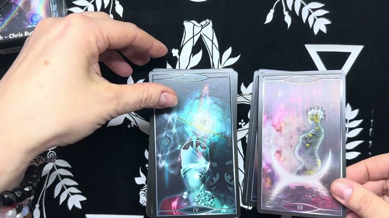 Распаковка колоды таро «Квантовое таро» TAROT QUANTIQUE #таро #тарораспаковка #магия  