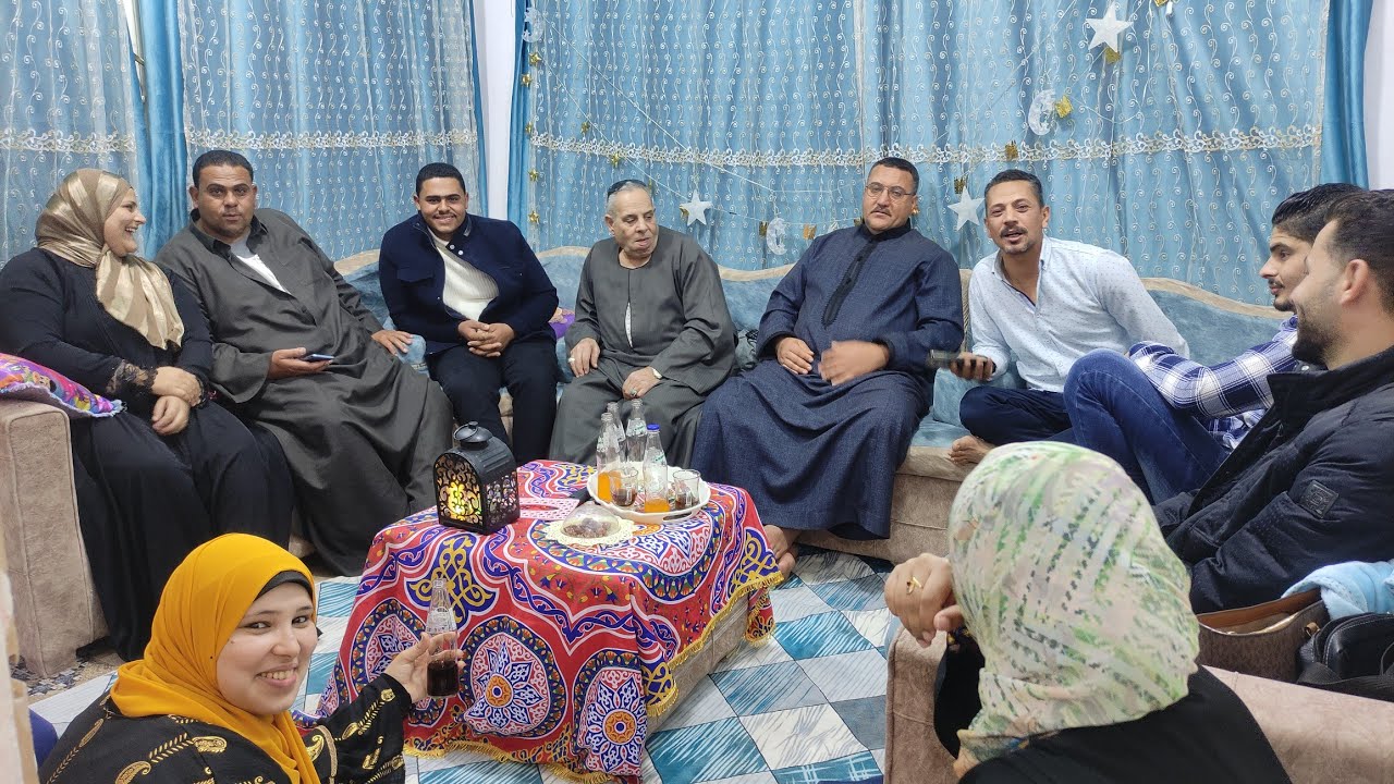 لمااختى 👸الكبيره تعزمناكلنا يبقى 🎉لازم البلدكلها تتفرج علينااحلالمه🥰 بوجود امى 🧕🧔وابويا والحبايب #