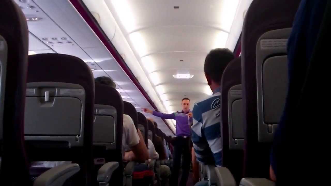 WIZZAIR Masurile de siguranta - safety demo pentru pasageri 2012 HD