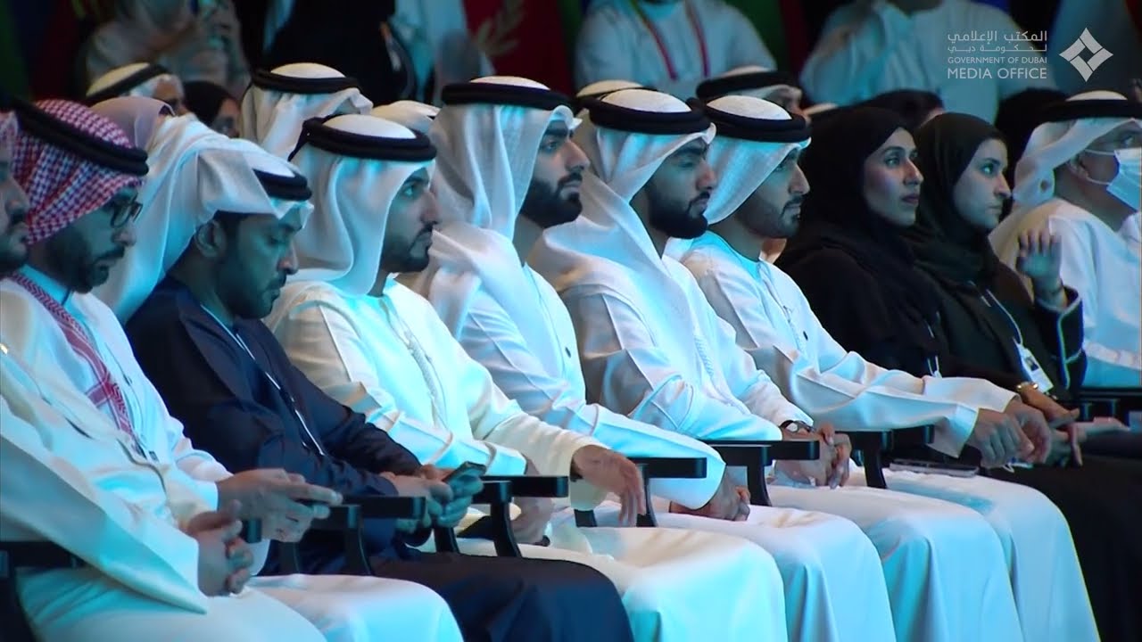 مكتوم بن محمد يشهد جلسة عمار بن حميد النعيمي ضمن فعاليات القمة العالمية للحكومات 2022