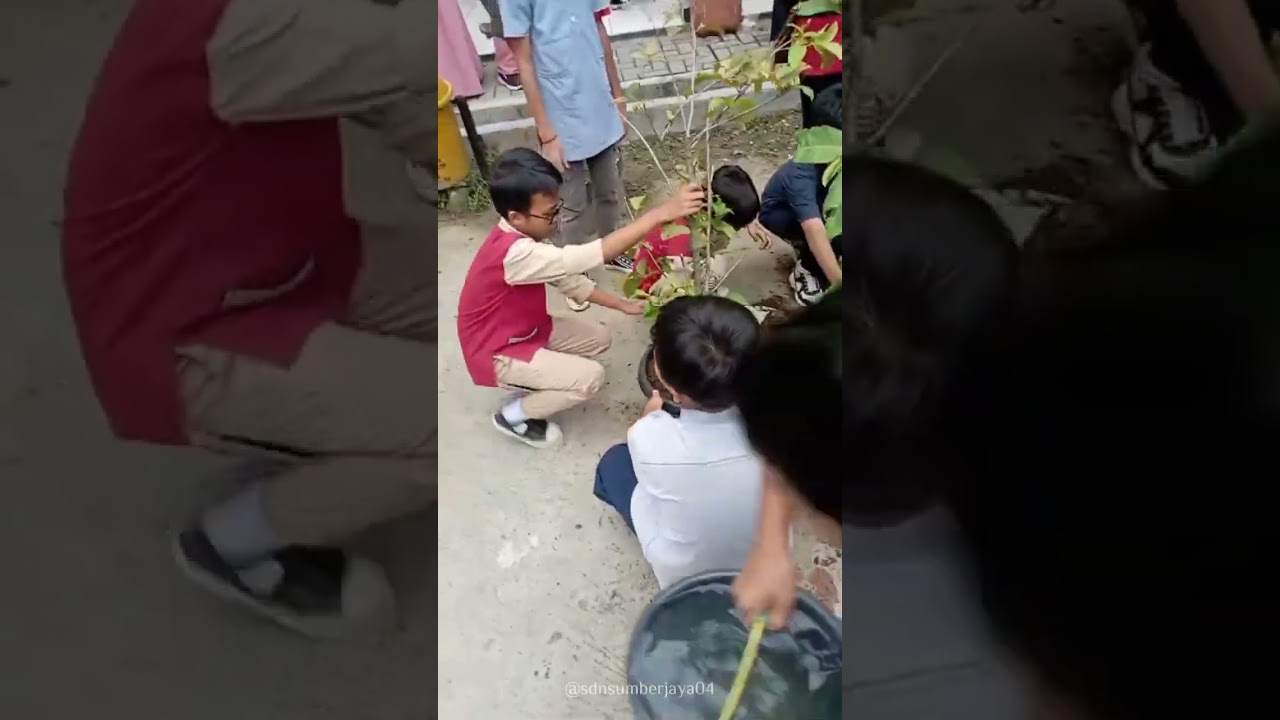 Gerakan Jum'at Bersih dan Penamaman Pohon, SDN SUMBERJAYA 04