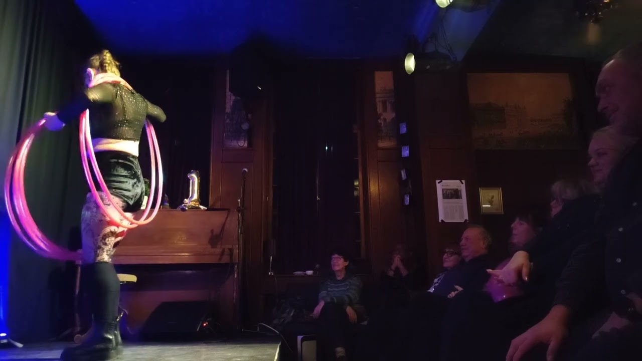 Hoop Boom Boom at Show Fenster Variete' 2026