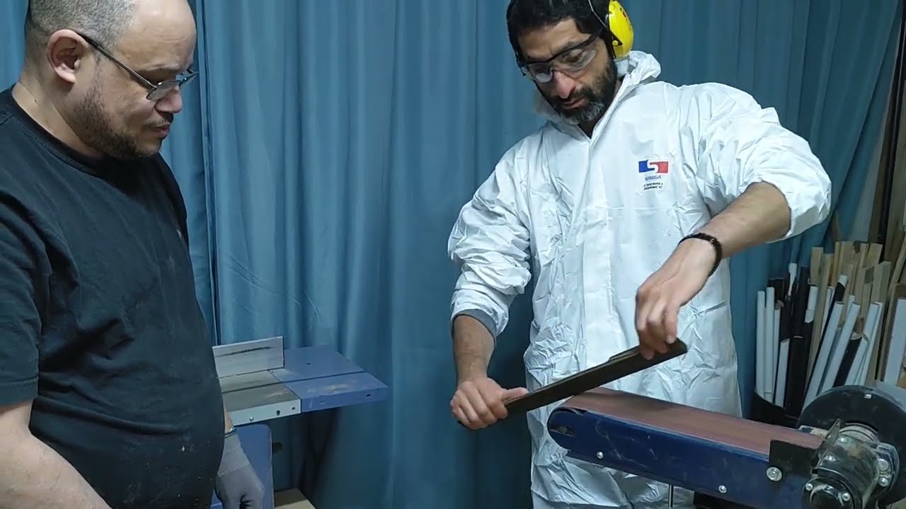 Learning how to build 'marimba de chonta' (traditional Afro-Colombian instrument)