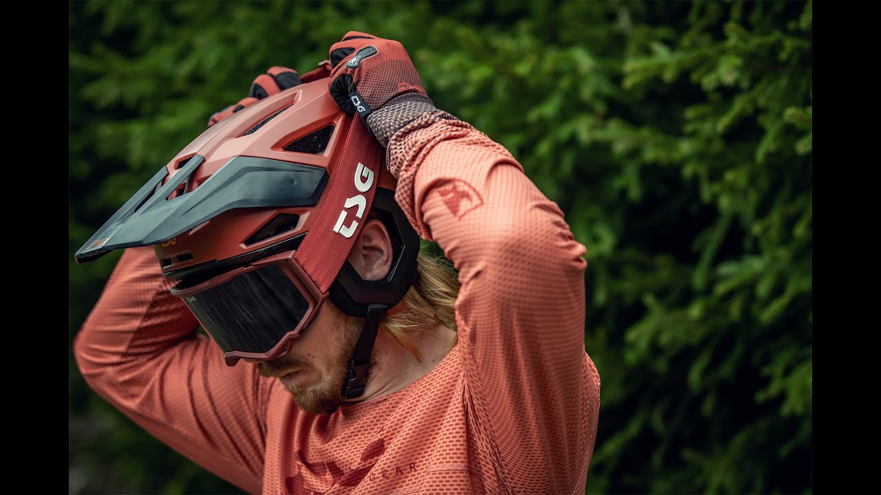 How to adjust the TSG PREVENTION helmet