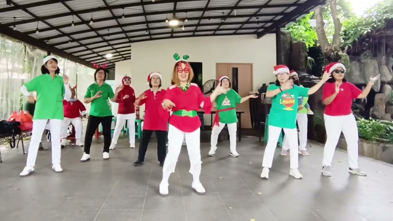 Jingle Bells Line Dance ( Dance For Fun) by Happy Mom